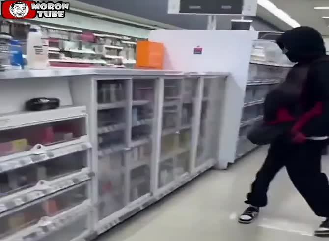 Video :Real-world testing of new Walmart anti-theft gadgets